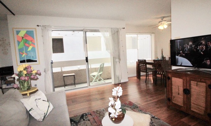 West Los Angeles Apartment | Charming West LA Studio near UCLA