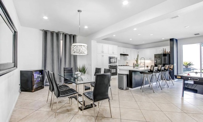 Terra Lago House | COACHELLA & STAGECOACH FESTIVAL HOME AVAILABLE SHUTTLE SERVICE