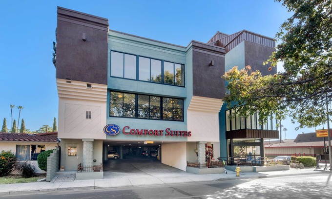 San Jose Hotel | Comfort Suites San Jose Airport