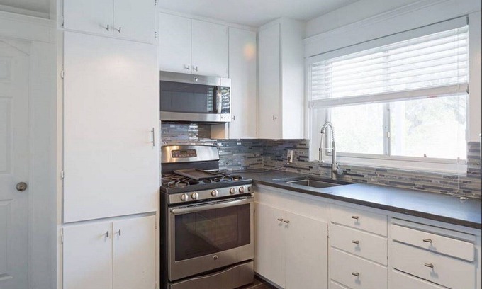Silver Lake House | Cozy Apartment, Hilltop Sunset Boulevard
