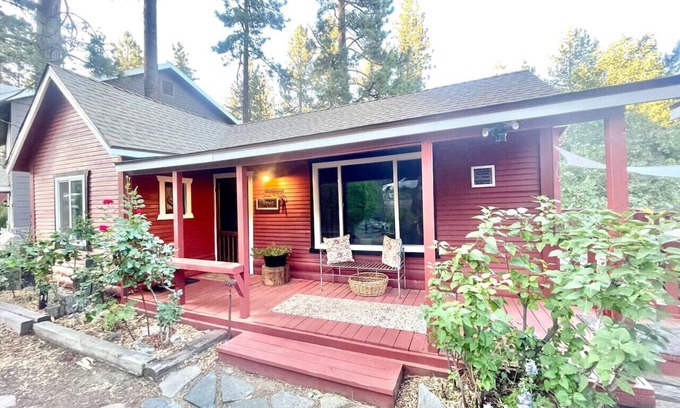 Wrightwood Cabin | Cozy Cottage in Wrightwood