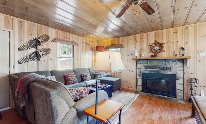 South Lake Tahoe Cabin | Cute cabin w/private hot tub, less than a mile from Lake Tahoe!