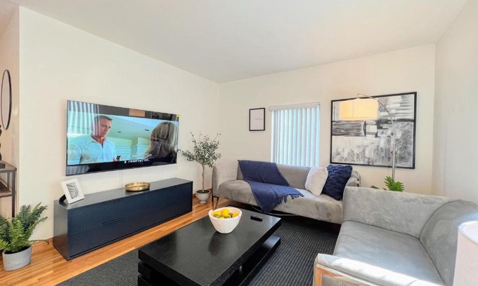 McLaughlin House | Diamond in LA - AM2-CUL