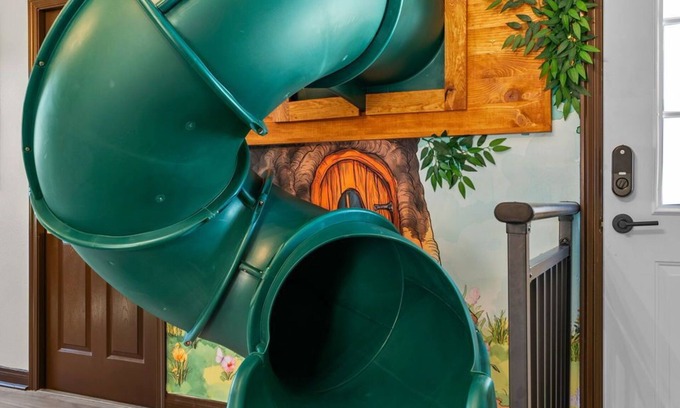 Southwest Anaheim House | Disney Explorer - Sauna, Theater, Arcade and More!