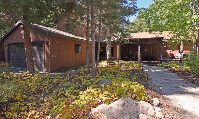 Tahoe Sierra Estates House | Dog Friendly, Private Beach, Walk to Tahoe City, Bearing Ranch