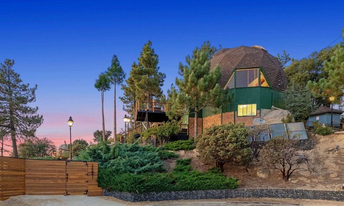 Idyllwild Cabin | Dramatic Geodesic Dome with amazing views, AC, spa and walk to town cold tub