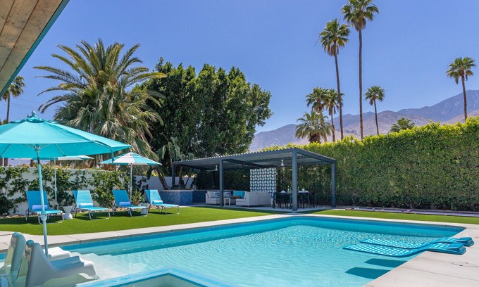 Tahquitz River Estates House | Draves Estate by West Elm