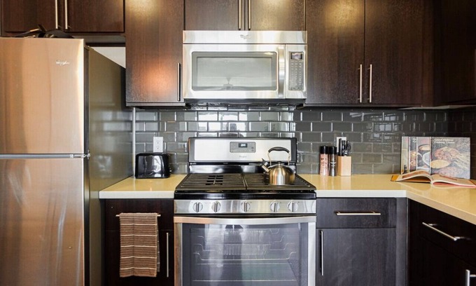 Melrose Apartment | Elite 1BD in West Hollywood