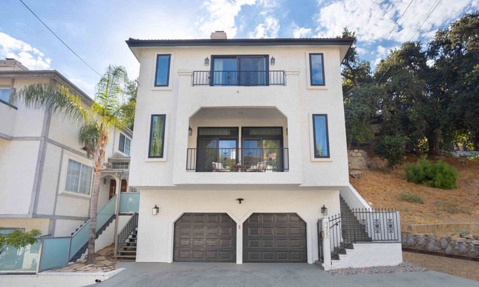 Sunland-Tujunga House | Fully Remodeled Luxury Home - Clear Mountain Views
