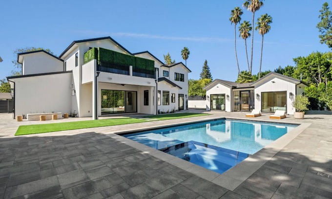 Encino Villa | Genesta Villa - A Contemporary Modern Villa w/Pool, Spa & Theater