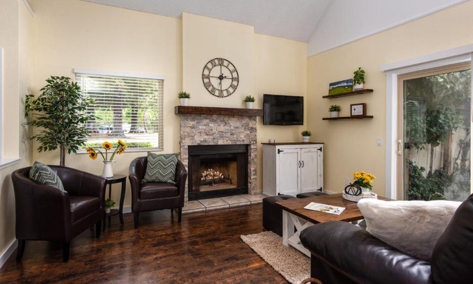 Santa Rosa House | Golf, wineries, spas, shopping, parks, play-time!
