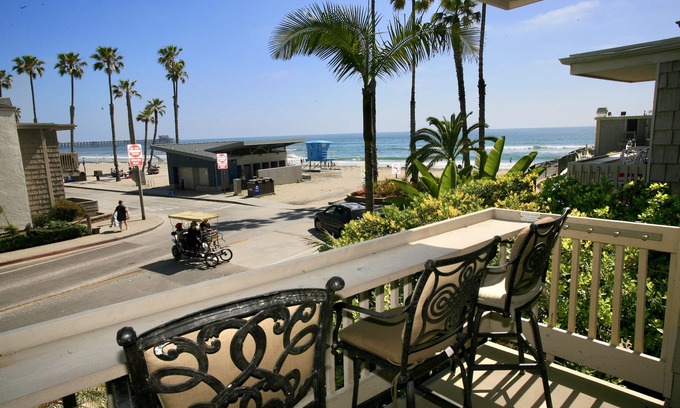 Oceanside Condo | Great corner condo! Surrounding Ocean Views - D2 North Coast Village