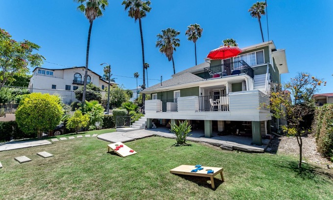 Wilshire House | Great for Large Families Near Dwntn Pet Ok