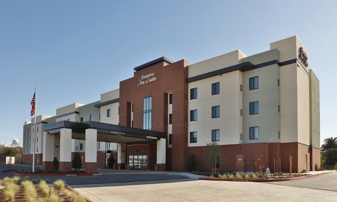 East Sacramento Hotel | Hampton Inn & Suites Sacramento at Csus