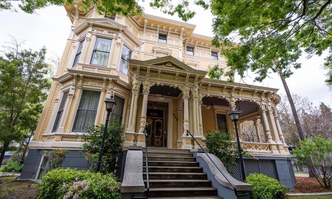 Downtown Sacramento Hostel | HI Sacramento Hostel