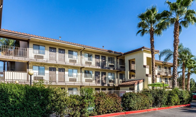 Tulare Hotel | Hillstone Inn