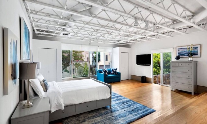 Hollywood Heights House | Hollywood Hills Outpost Home, Exclusively Month+