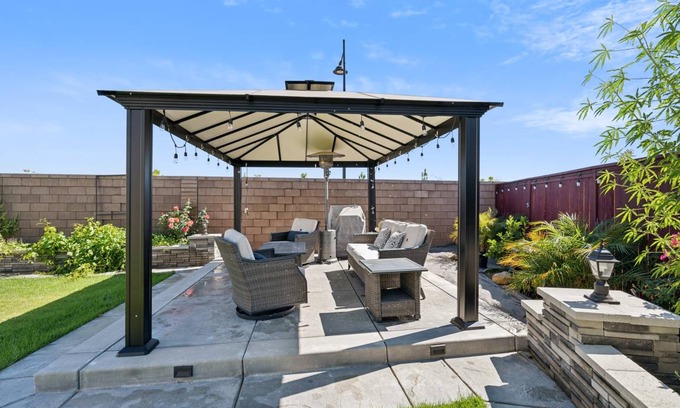 Folsom House | House ∙ 3 bedrooms ∙ 8 guests