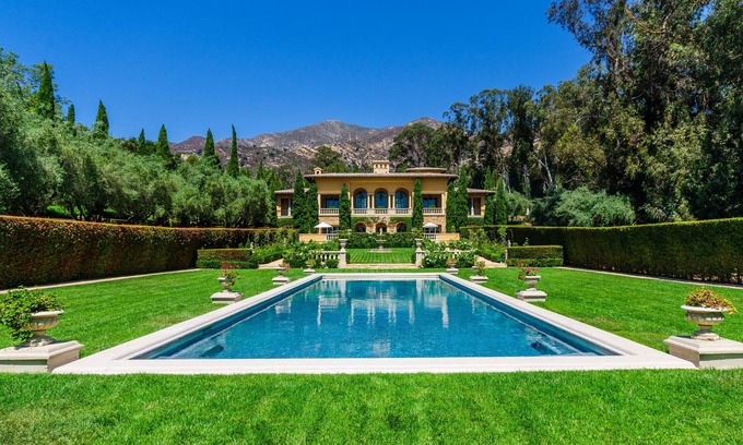 Golden Quadrangle House | Italian Villa