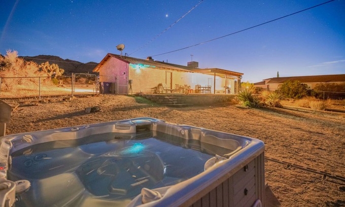 Joshua Tree House | La Mirada House, A Quiet Setting With Expansive Views In All Directions