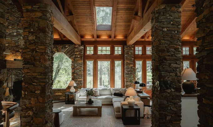Mariposa Villa | Luxury Nature Getaway Stone House by Casa Oso