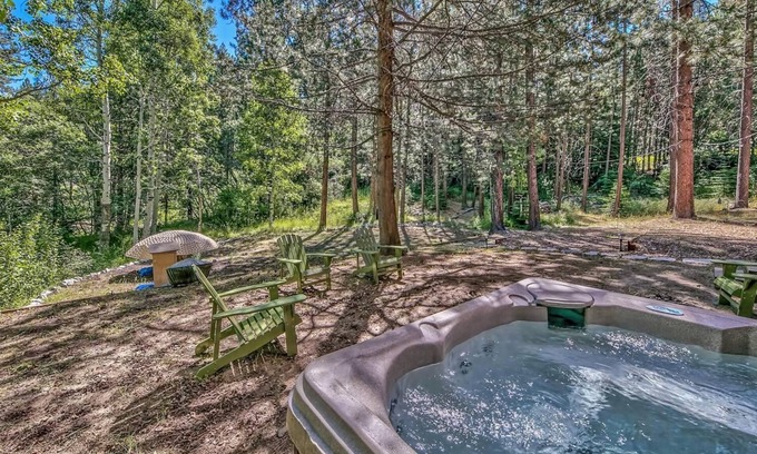 Pioneer Trail House | Magical Getaway in the Woods!