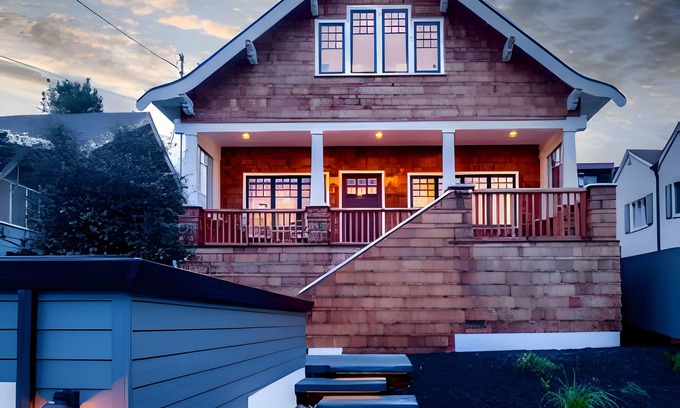 Grand Lake House | Metropolis Spacious Retreat - Everything New - Four 5 Star hotel rooms in one!