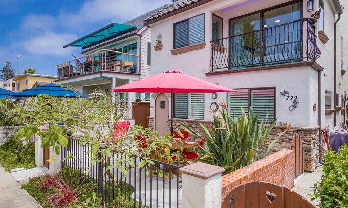South Mission Beach House | Mission Tides 1 | 3BR Beachside Mission Beach Stay