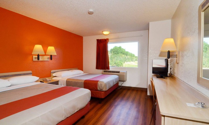 Palm Springs Hotel | Motel 6 North Palm Springs, CA - North