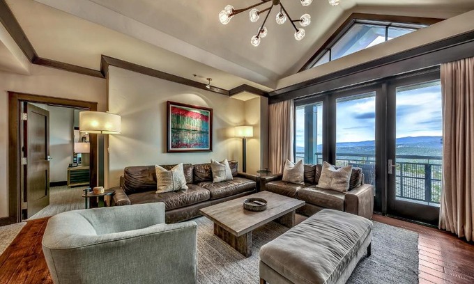 Truckee Apartment | Must See Luxury Vacation Residence - Sleeps 10 Condo