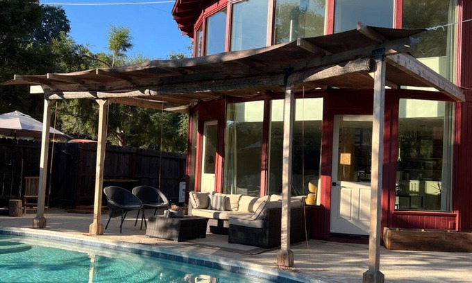 Angels Camp House | Newly renovated eccentric round house in historic Angels Camp