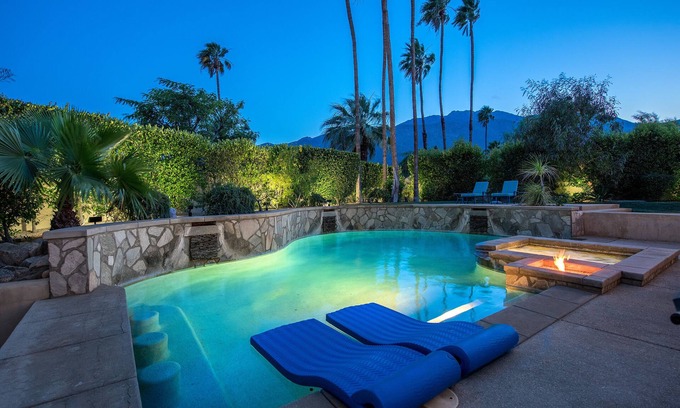 Palm Springs House | Outdoor Shower, Swim-Up Wetbar, Spa, Putting Area, Firepit, EV Charger