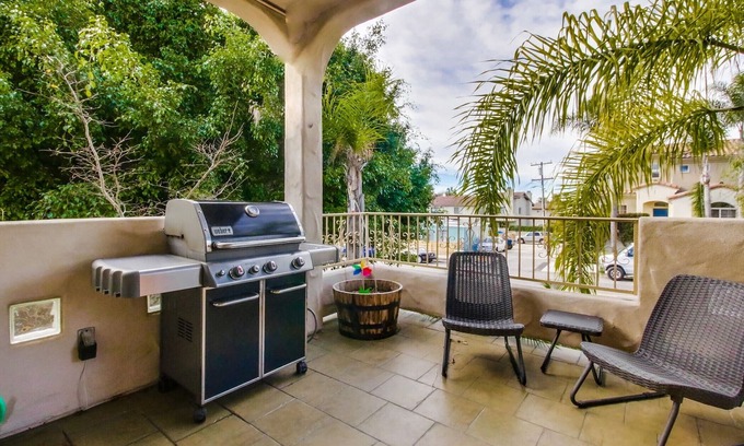 North Pacific Beach House | Pacific Beach Townhome | 3BR w/Hot Tub + Views