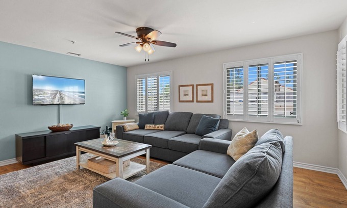 Crown Point Condo | Pacific Blue Three| Walk to the Beach | 3 BR Home