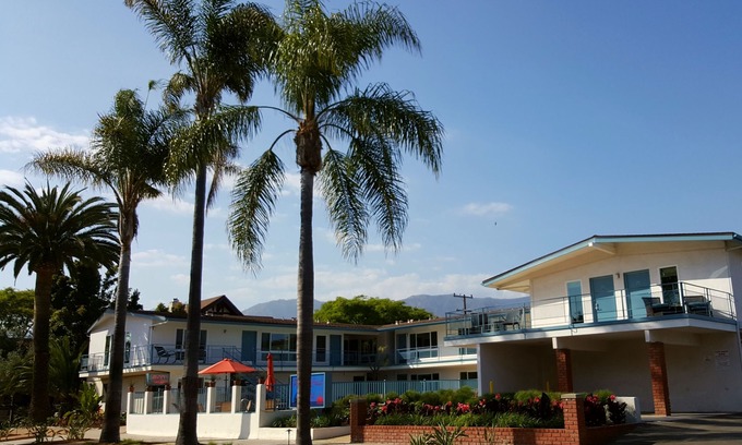 East Beach Hotel | Pacific Crest Hotel Santa Barbara