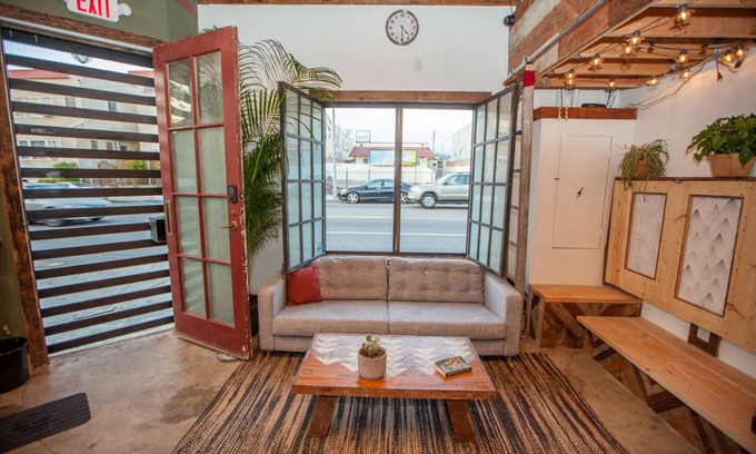 East Hollywood Hostel | PodShare Los Feliz - Hostel