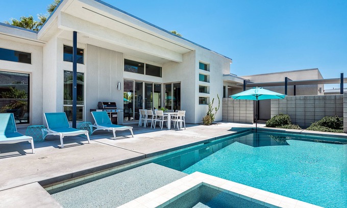 Palm Springs House | PS Enamor: New and Modern Elegance With Comfort Combined