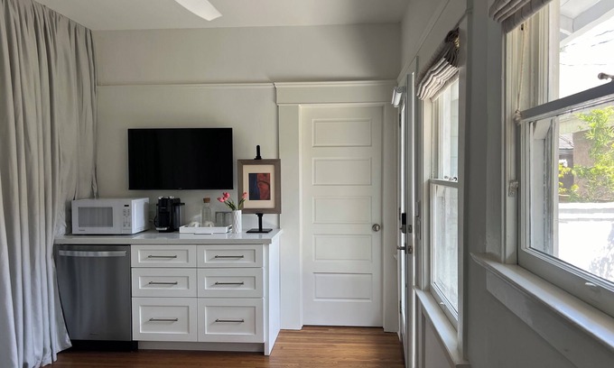 Mission Hills Apartment | Quaint 1-Bed Suite in Mission Hills