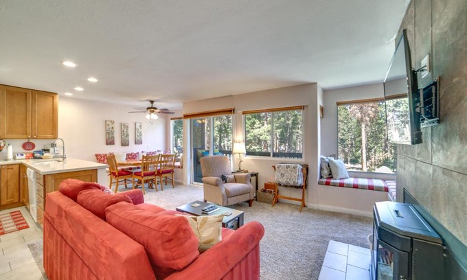 Majestic Pines Apartment | Quiet Mammoth Lakes Condo with Fantastic View!