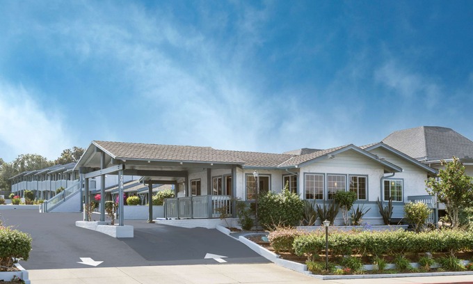 North Fremont Street Hotel | Ramada by Wyndham Monterey