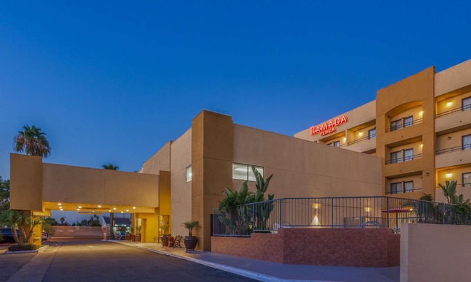 Garden Grove Hotel | Ramada Plaza by Wyndham Garden Grove/Anaheim South