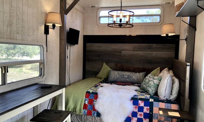 Warner Springs RV Rental | Recreational vehicle (RV) ∙ 1 bedroom ∙ 2 guests