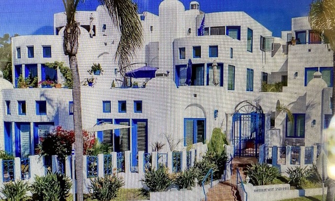 La Jolla Condo | Santorini in La Jolla - Exquisitely Decorated