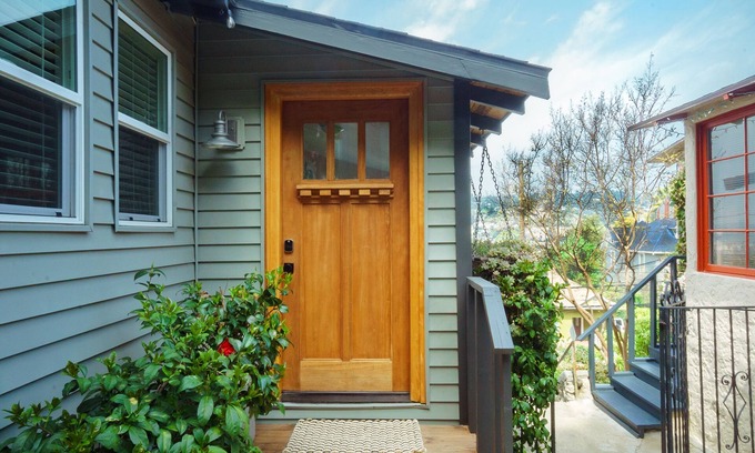 Montecito Heights House | Scenic Hillside Bungalow