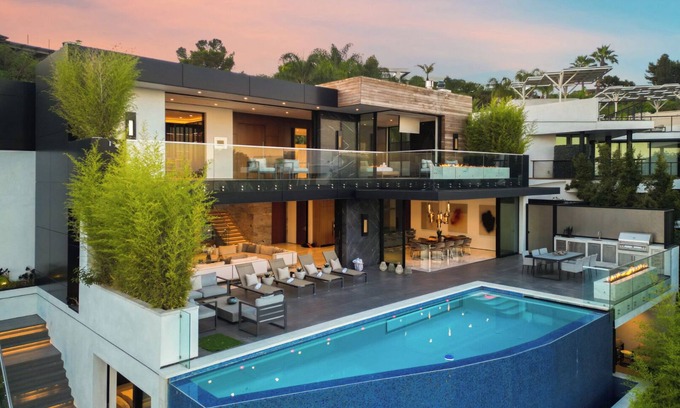 The Bird Streets Villa | Sierra Mar -Modern Luxury Paradise in Hollywood Hills