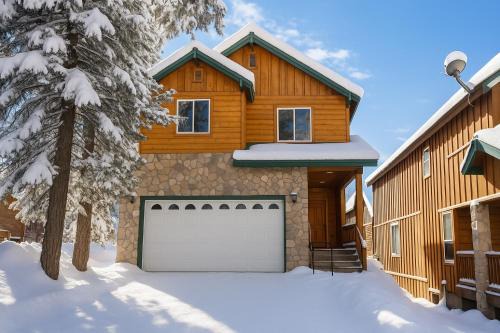 Shaver Lake House | Sierra Pines Villa5brmins To Lakegame Room