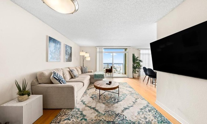 Marina del Rey Apartment | Smoky Quartz -Marina View Spacious 3BR near Yacht Club