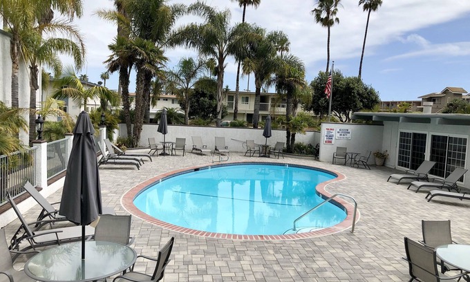 Carpinteria Condo | Snowbirds! 2 BR Condo Across the Street from Beach Heated Pool - 28 Day Minimum