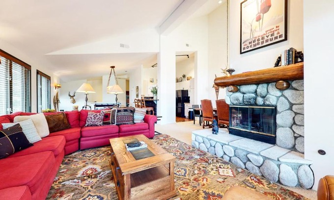 Mammoth Lakes Apartment | Snowcreek V #742 condo