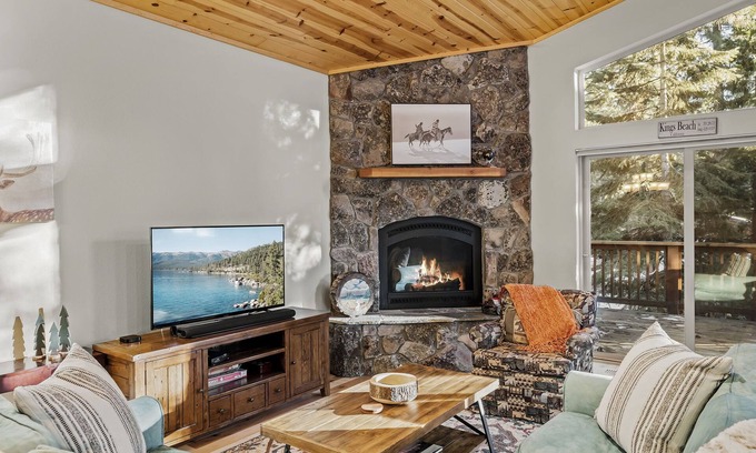 Kings Beach House | Stunning Retreat | Soaking Tub, 5-min to Kings Beach, Fireplace & Patio